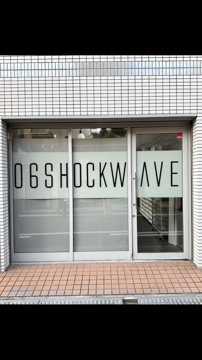 handmade_merit's tweet photo. スネークラック製作の際に参考にさせて頂いている06shockwaveさんに直接ご挨拶にお伺いさせて頂きました。製作販売する前にご挨拶するべきとずっと思っておりましたので東堀さんにご挨拶できてよかったです。
#06shockwave
#ボールパイソン https://t.co/uxXxtSgRmp
