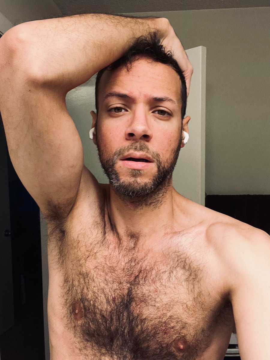 HugoOliverhugox's tweet photo. Why do my nipples always get hard after a workout? https://t.co/MIv73Ri8Ic