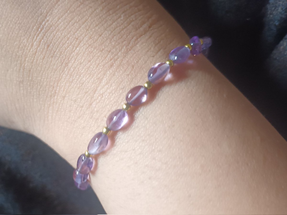 Pogo21bangtan's tweet photo. A little late but I am glad that I was able to join #PurpleString project on the day Jin left for a while. I will try my best to keep wearing it till the day every member of @BTS_twt returns and they are back to 7 in 2025.🥺💜🧵
#KimSeokjin
#WeLoveYouJin
#WeWillWaitForYouJin https://t.co/gCPzYnCbXL