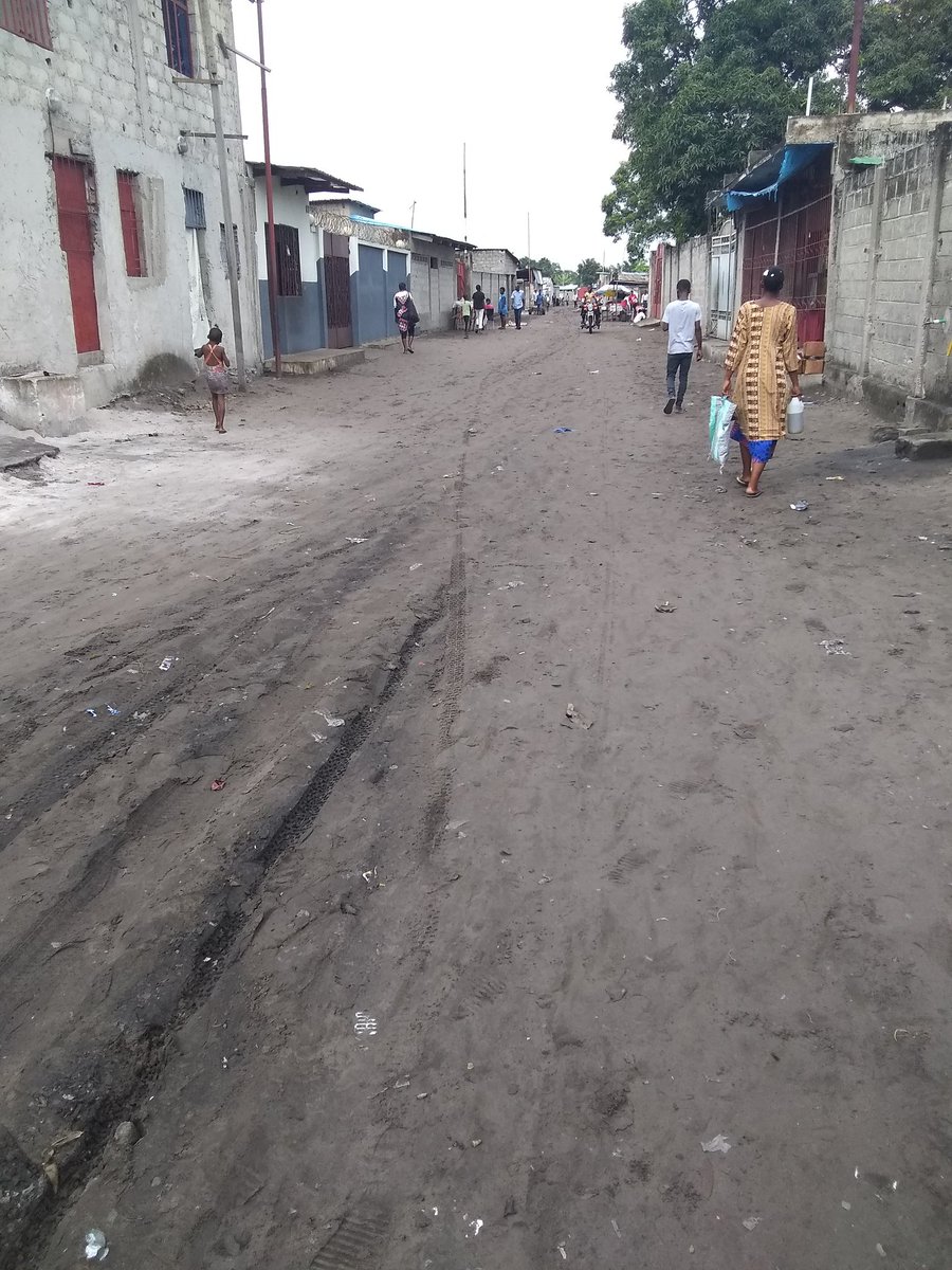 antoine_modia's tweet photo. Nous sommes indemnes ( N'sele et Maluku) après la pluie diluvienne qui s'est abattue la nuit du lundi 12 au mardi 13 à Kinshasa. Ne dites plus que N'sele et Maluku eza MBOKA. Venez vivre chez nous https://t.co/SbxexE6gpj