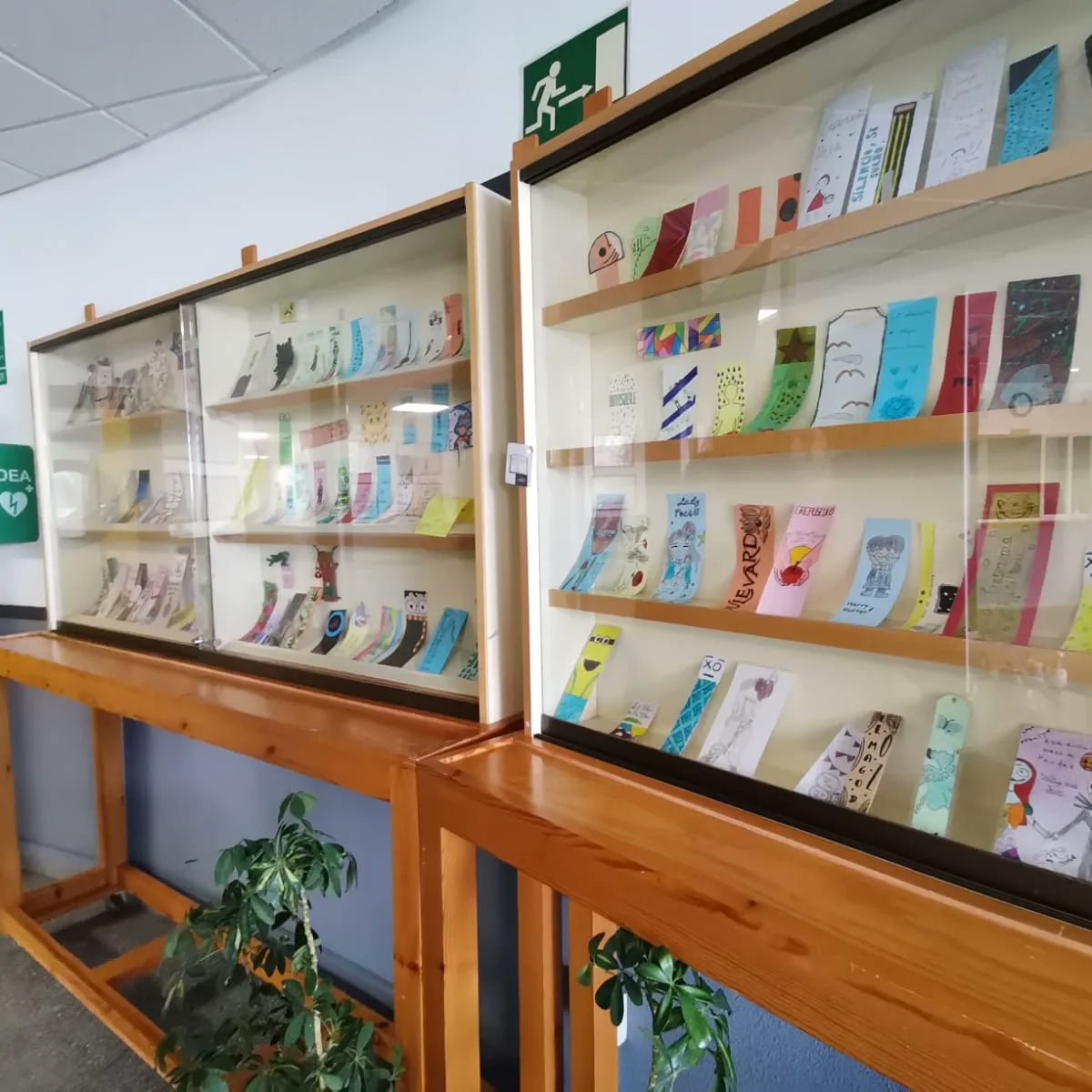 i_bachiller's tweet photo. En nuestro centro estamos llevando a cabo un concurso de marcapáginas. Echadles un vistazo, ¡son muy originales! https://t.co/2yH4XJLXJQ