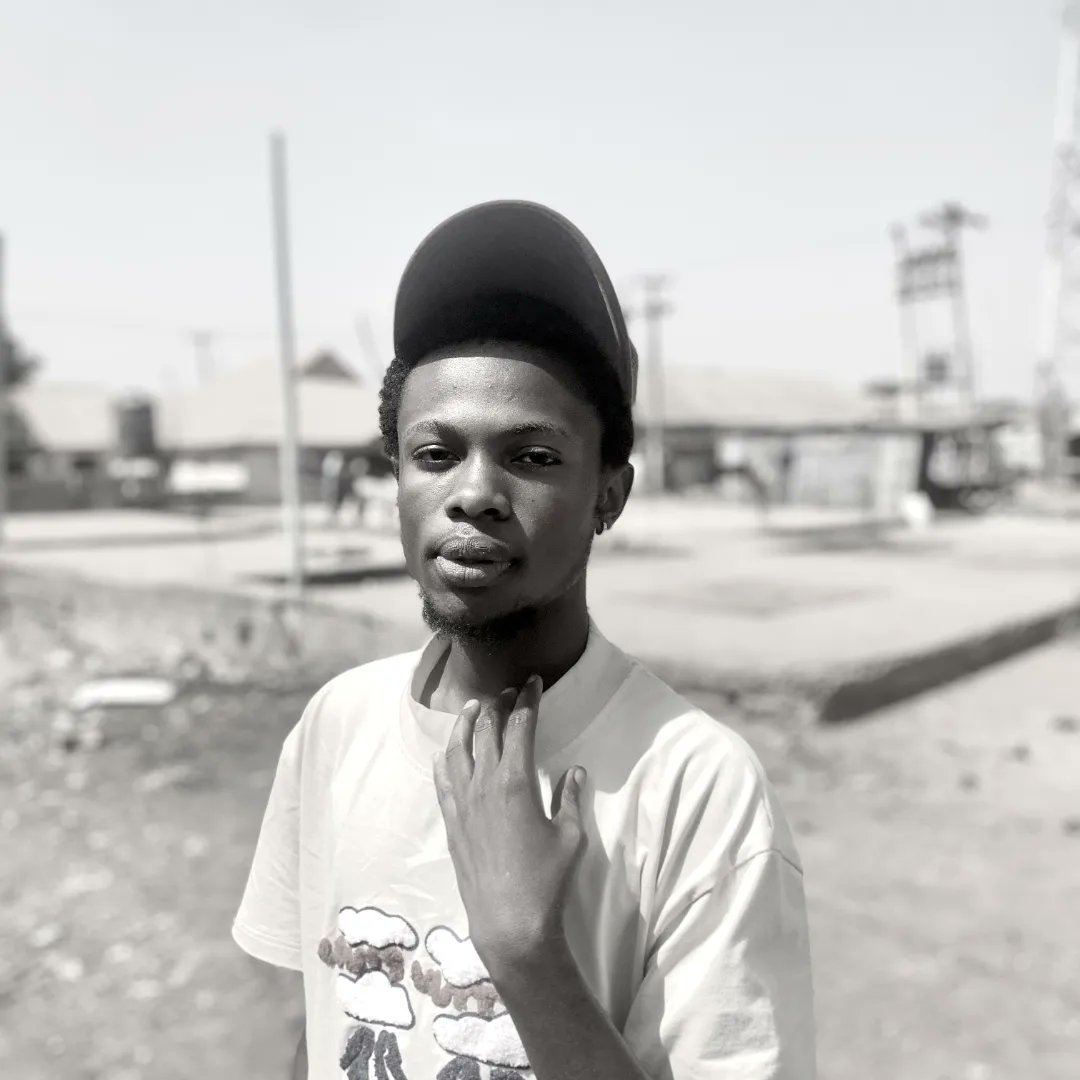 DestinyAB3's tweet image. Cool  life 🌹🌹❤️❤️🎧🎧🍾