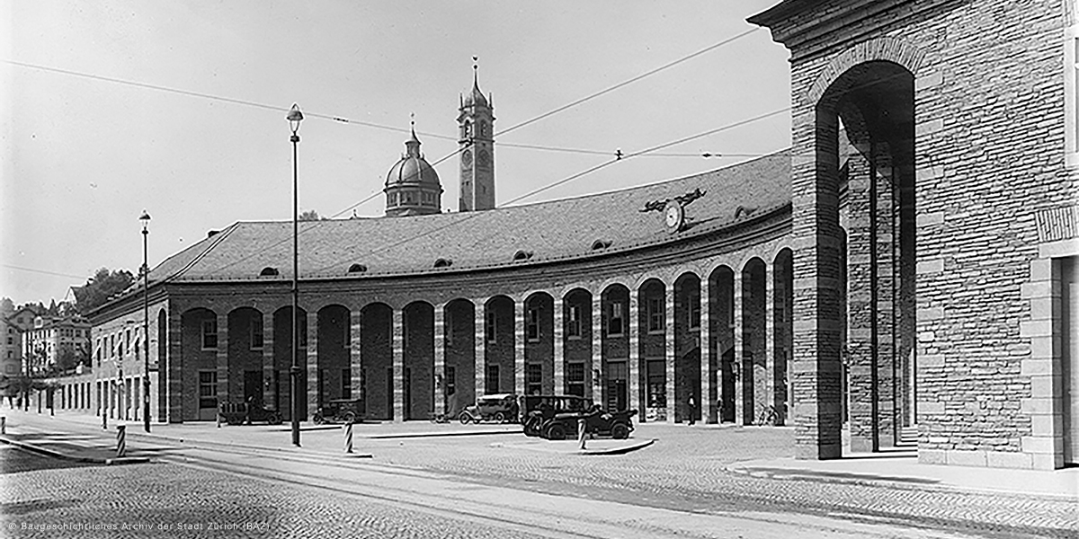 SNB_BNS's tweet photo. 100 Jahre Hauptgebäude der SNB in Zürich: Die Architekten Otto und Werner Pfister haben das Stadtbild von Zürich stark geprägt, u.a. mit dem Peter- und Leuenhof, dem Bahnhof Enge und der kantonalen Verwaltung Walche. Buch hier erhältlich (in DE / EN):
https://t.co/Gq9hXffceb https://t.co/hXQheCBhfD