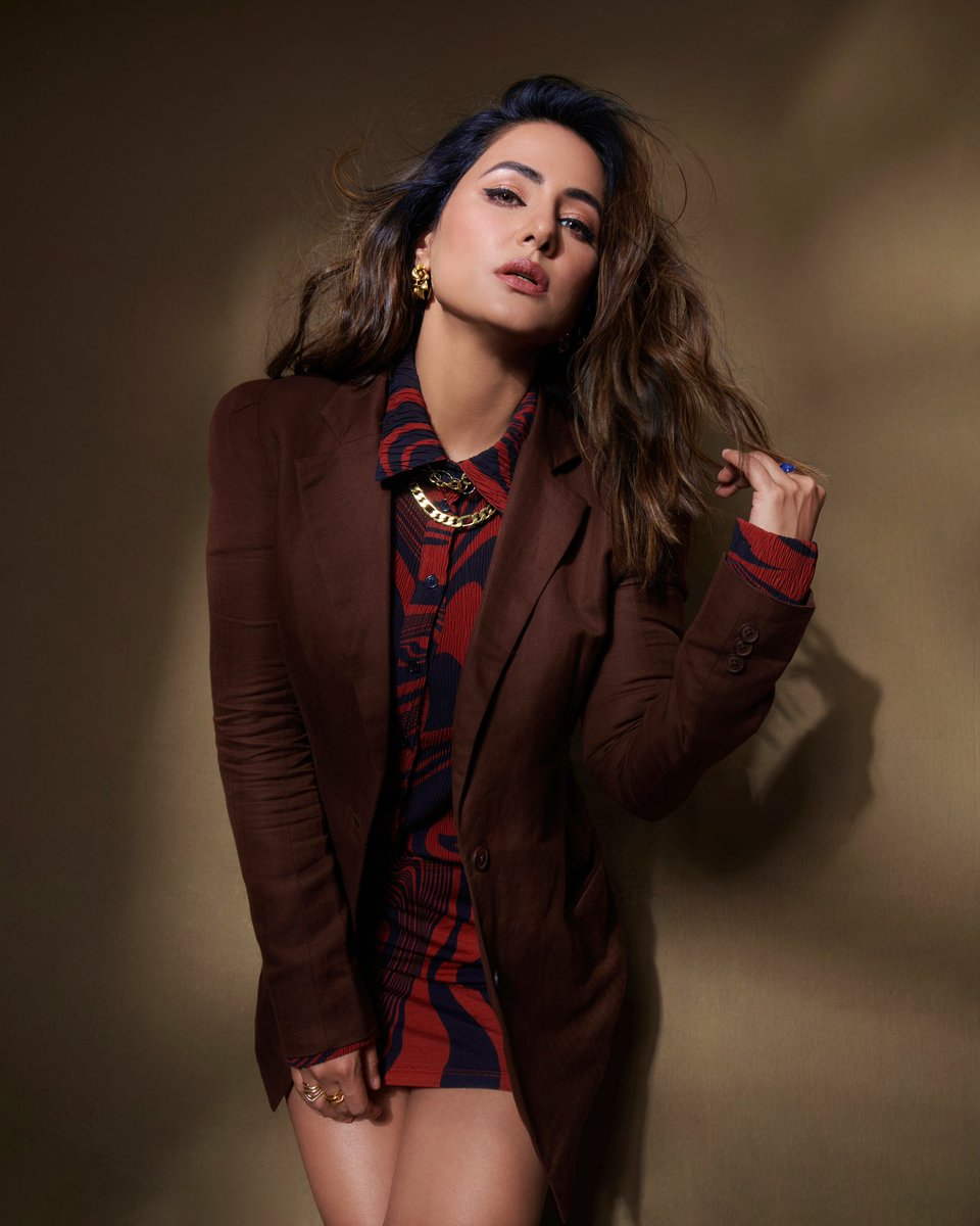 eyehinakhan's tweet photo. Looks aren’t everything, but I have em, just in case 😜🌸 https://t.co/ieJOj76X00