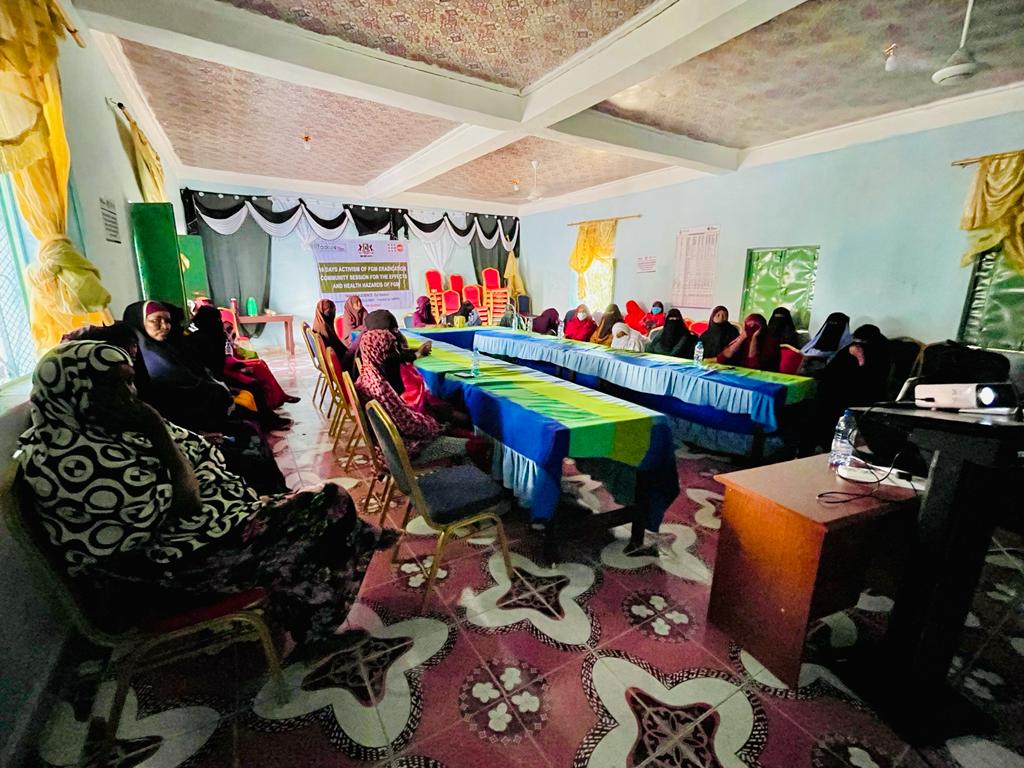 TAAKULONGO's tweet photo. Eyl: 16 days activism of FGM eradication community session for the effects and health hazards of FGM.
@UNFPA_SOMALIA @MOWDAFA
#organisation #taakulo #NGO #stop_fgm https://t.co/G02GFs3nsU