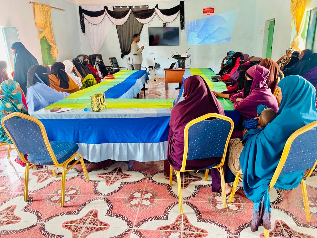 TAAKULONGO's tweet photo. Eyl: 16 days activism of FGM eradication community session for the effects and health hazards of FGM.
@UNFPA_SOMALIA @MOWDAFA
#organisation #taakulo #NGO #stop_fgm https://t.co/G02GFs3nsU