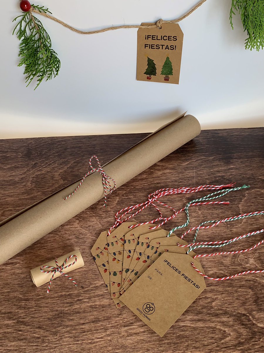 GoodHumanHN's tweet photo. Un set de papel de regalo para envolver regalos con menos basura. 🤩🎁🎄. Incluye:
-3 yardas de papel que pueden decorar a su gusto (es una actividad linda para hacer con niños).
-1.5 yardas de tape (es de papel y se activa com agua)
-10 tarjetas de diseño variados https://t.co/lRSpDofL0C