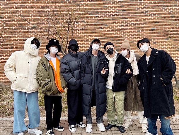 InesMasay's tweet photo. Te voy a extrañar mucho mi lunita 😘🥲💜#JIN #KimSeokjin #SM #ARMY💜#BTS https://t.co/IA4QdqFczl