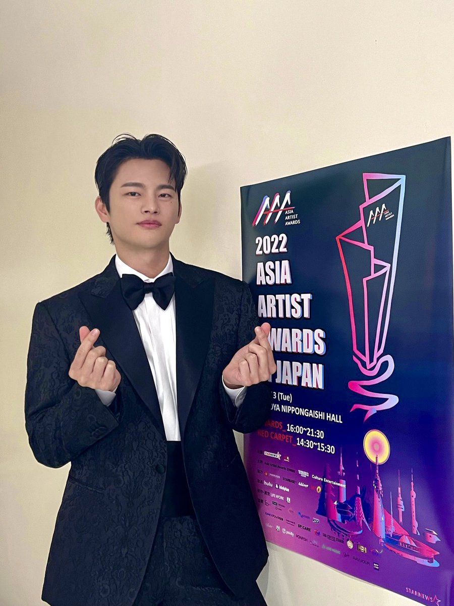 Whatsup_Inguk's tweet photo. [#PHOTO]
'2022 아시아 아티스트 어워즈'에 참석해 
베스트 아티스트 상을 수상한 인국 배우!
깐 머리X슈트 조합에 이마를 탁🤦🏻‍♀️🤦🏻

#서인국 #SeoInGuk #2022아시아아티스트어워즈 
#2022AAA #AAA #베스트아티스트 #수상 #🏆 
#비하인드 #스토리제이컴퍼니 #storyjcompany https://t.co/dHMhOuKGK1