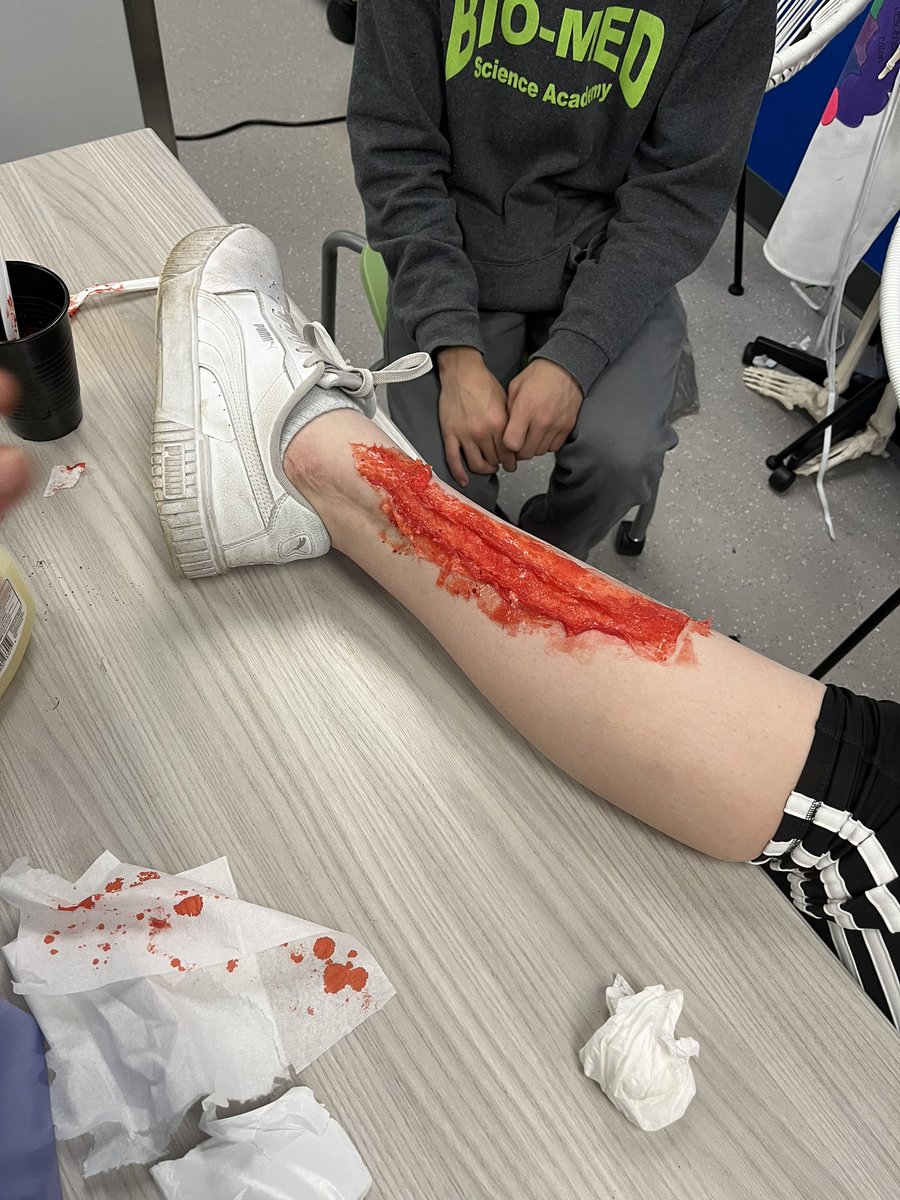 MissVarner15's tweet photo. Students are creating shark bites for AT! #ourbmsa #acceleratedterm #sharkweeks https://t.co/gpnG29lSNx