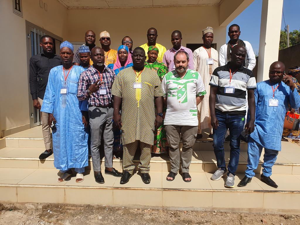 Commune_de_Ndom's tweet photo. 2e journée à #GAROUA, pour l'atelier de communication communale sur les médias sociaux. Après l'exposé👨‍💻 des participants👨‍💻 en de partage🤲 d'expérience, nous passons👌 à la phase de la bonne rédaction📝 du contenu en ligne.
@DigaMathieu @ParfaitTaiwe1 @Nkowa_ https://t.co/OJD0ApRy5v