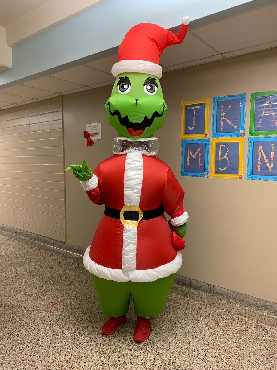 SayitSavoy's tweet photo. Guess what day it is?! @SuttonES_HISD #SpiritQueen #Spiritweek https://t.co/cievMAt7z8