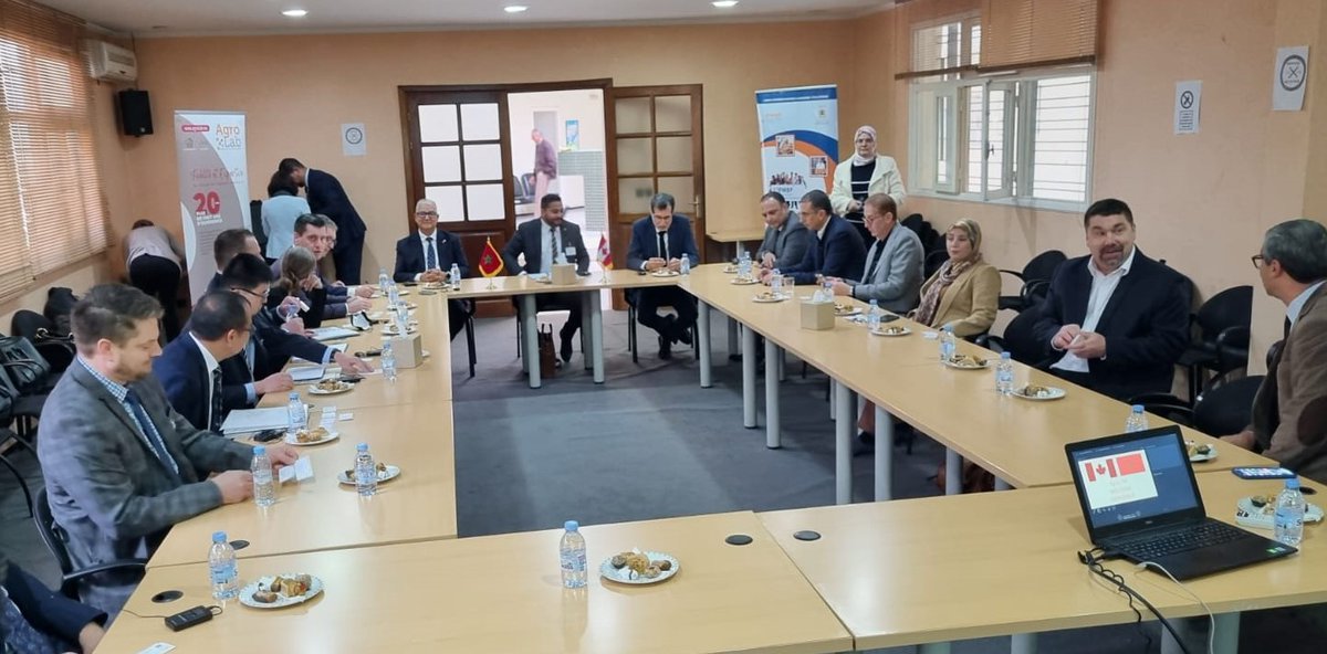 AmbCanMaroc's tweet photo. Visite hier de @Cereals_Canada @Grains_Canada à Casa pour rencontrer les céréaliers marocains pour les informer de la qualité de la récolte #blédur 🌾🇨🇦 de 2022 et échanger sur #lachainedevaleur entre le 🇨🇦et le🇲🇦. Merci à la #FNM et à #IFIM pour l'organisation de cette mission. https://t.co/y68maujkLz