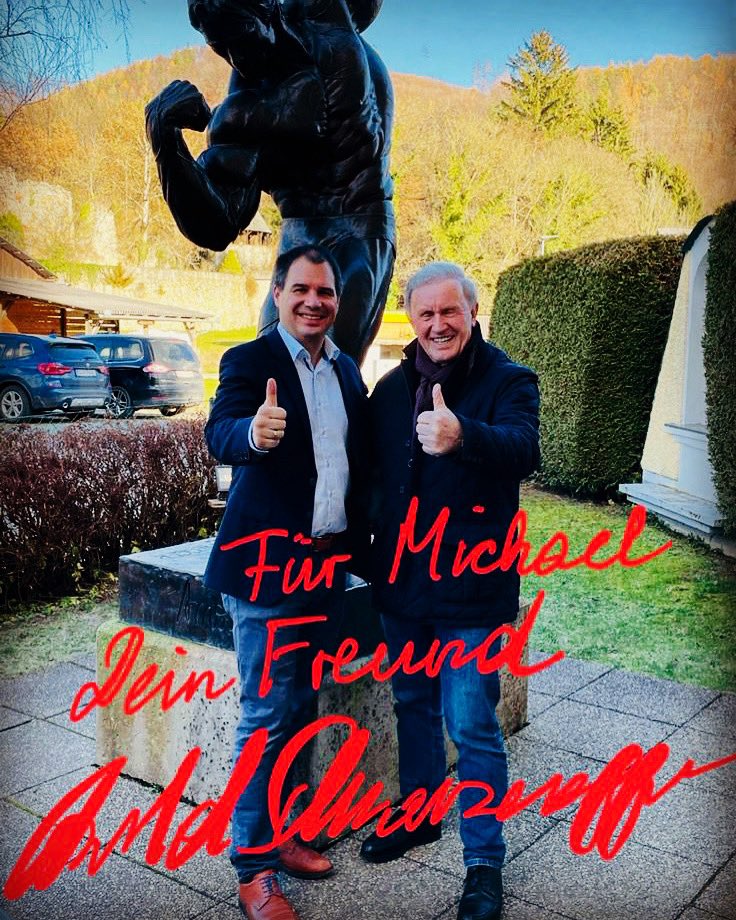 schickhofer's tweet photo. Das ist wirklich eine nette Überraschung-danke Arnold Schwarzenegger!Nach meinem gestrigen Besuch im Arnold Schwarzenegger Museum Thal hat unser Altbürgermeister Peter Urdl gleich seinen Schulfreund informiert, der spontan unser gemeinsames Foto auf seinem iPad gewidmet hat 👍 https://t.co/QUnKnSomqn