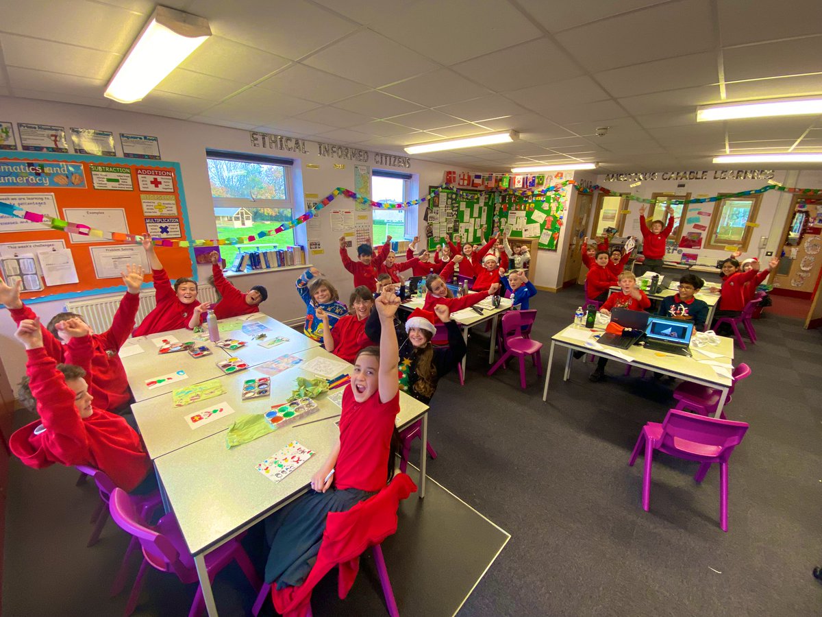 Llysfaen2023's tweet image. Tuesday afternoons are for Christmas decorations! 🎄🎅🏼 #6CP #EA #HW #LLC