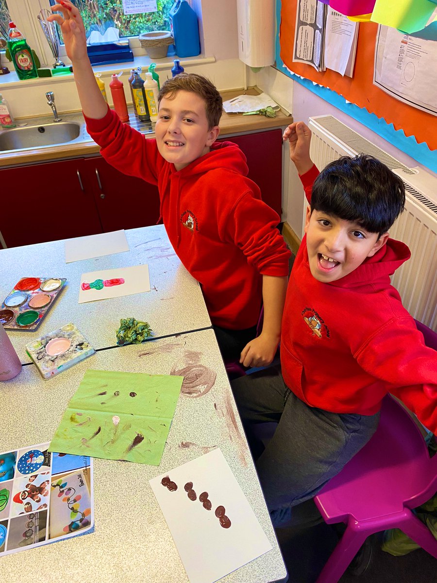 Llysfaen2023's tweet image. Tuesday afternoons are for Christmas decorations! 🎄🎅🏼 #6CP #EA #HW #LLC