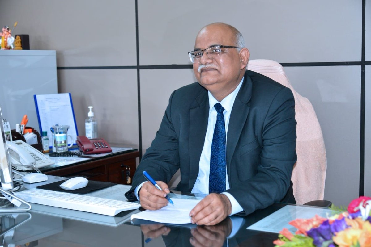 ICAR_IIHR's tweet photo. Dr Sanjay Kumar Singh has assumed the charge of Director, @ICAR_IIHR, Bengaluru today on 13th Dec 2022.
Cc. @KvkIihr @KvkKodagu @pcfruits @sphindia @icarindia @AgriGoI 

Read: https://t.co/c2LZsAgzgw https://t.co/VD3uQrjhUV