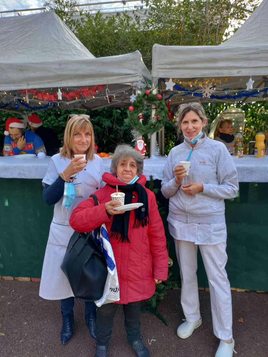 HopLaPorteVerte's tweet photo. Désormais traditionnel goûter de fin d'année pour remercier les personnels de leur engagement constant @HopLaPorteVerte CoGITEY DACTYS GIE Porte Verte et Accueil de jour Porte Verte ! https://t.co/4Z1iokHlWx