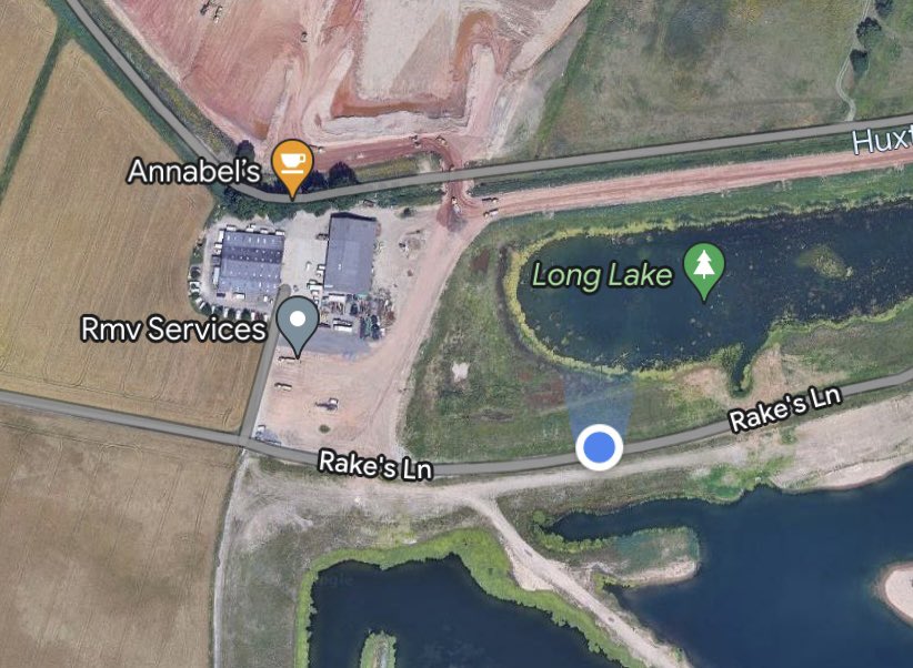 paulcoombes844's tweet photo. Black Redstart 🐦
still showing around 🔵
#iport @BirdDoncaster
@birdguides @RareBirdAlertUK
year ✔️ 247
@stevewilko11 @AnthonyAreed @WayneGlossop2 @nickbris56 
1400hrs 13 Dec 2022 https://t.co/aq2qd39GAe