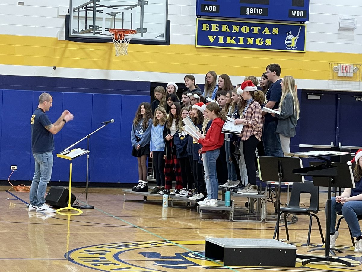 Mara Rosenbloom tweet media