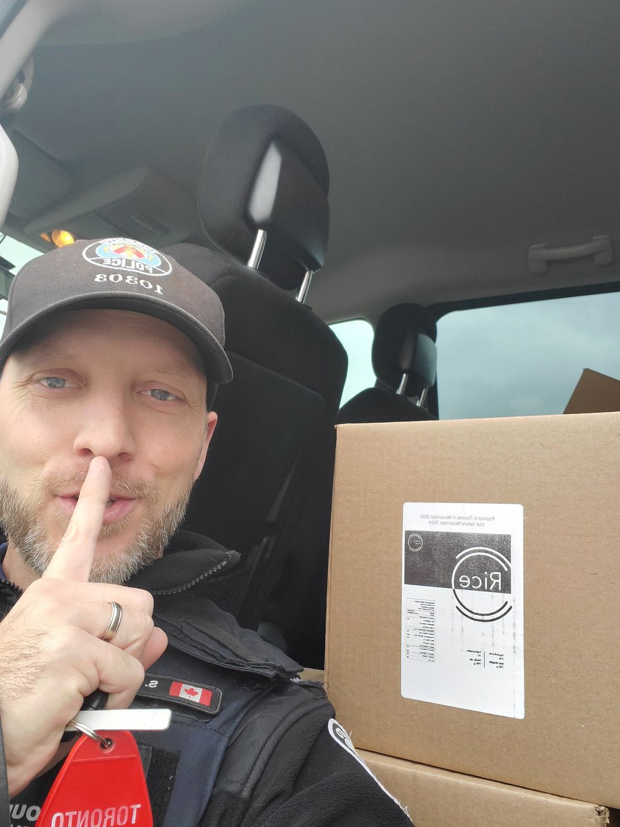 Officer Scott Surridge (@kensingtoncops) on Twitter photo #D14NCOs are working with <a href="/globalmedicdmgf/">GlobalMedic</a> to help the #AlexandraPark community with food and personal hygiene items to help fill the gap this holiday season 🎄 this is only the first load. Let's keep it a secret for now.... #D14NCOs are working with <a href="/globalmedicdmgf/">GlobalMedic</a> to help the #AlexandraPark community with food and personal hygiene items to help fill the gap this holiday season 🎄 this is only the first load. Let's keep it a secret for now....