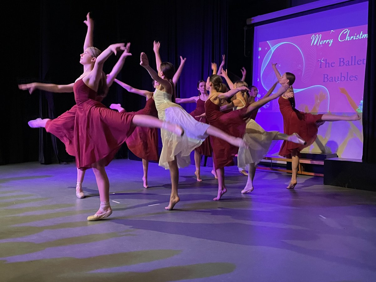 ArtRangeHigh's tweet photo. Jolly Christmas Show is underway, excellent performances from everyone. Super proud of you all! #rhsartsarebest #christmasiscoming https://t.co/D0vXLBKmDb