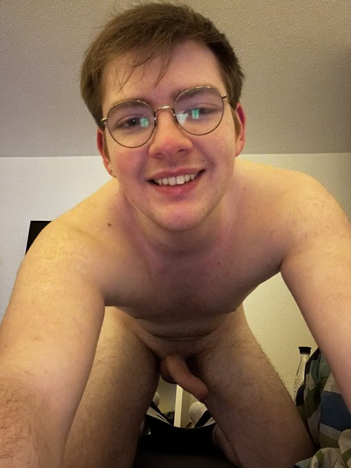 I am so horny. Please help ? https://t.co/XPhWFoR3Cs