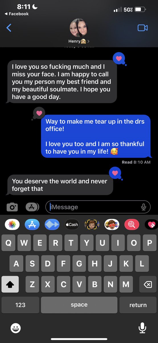 melb4910's tweet photo. Everyone needs a best friend who sends you these kinda random texts https://t.co/xE2aHYclOi