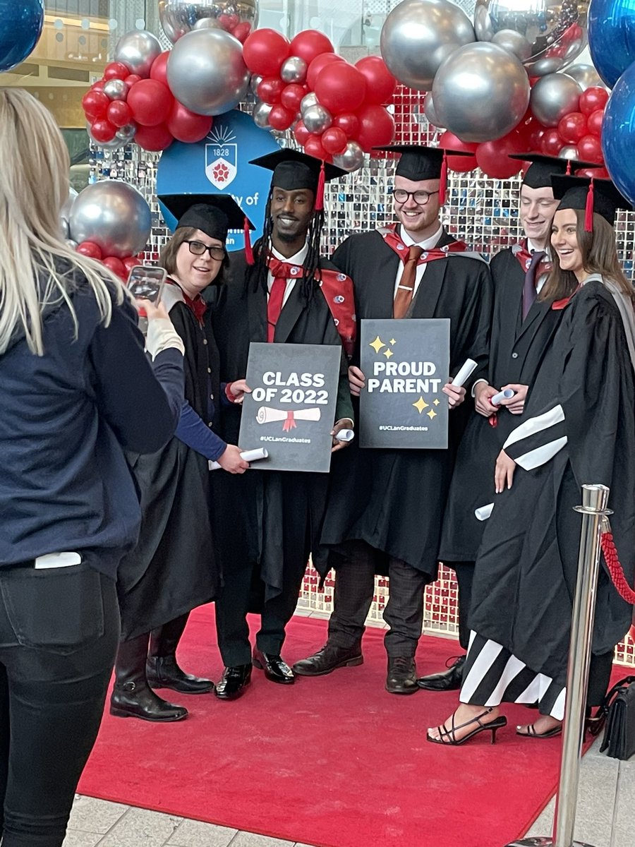GavinPhillips88's tweet photo. #UCLanGraduates https://t.co/38p5SetAGO