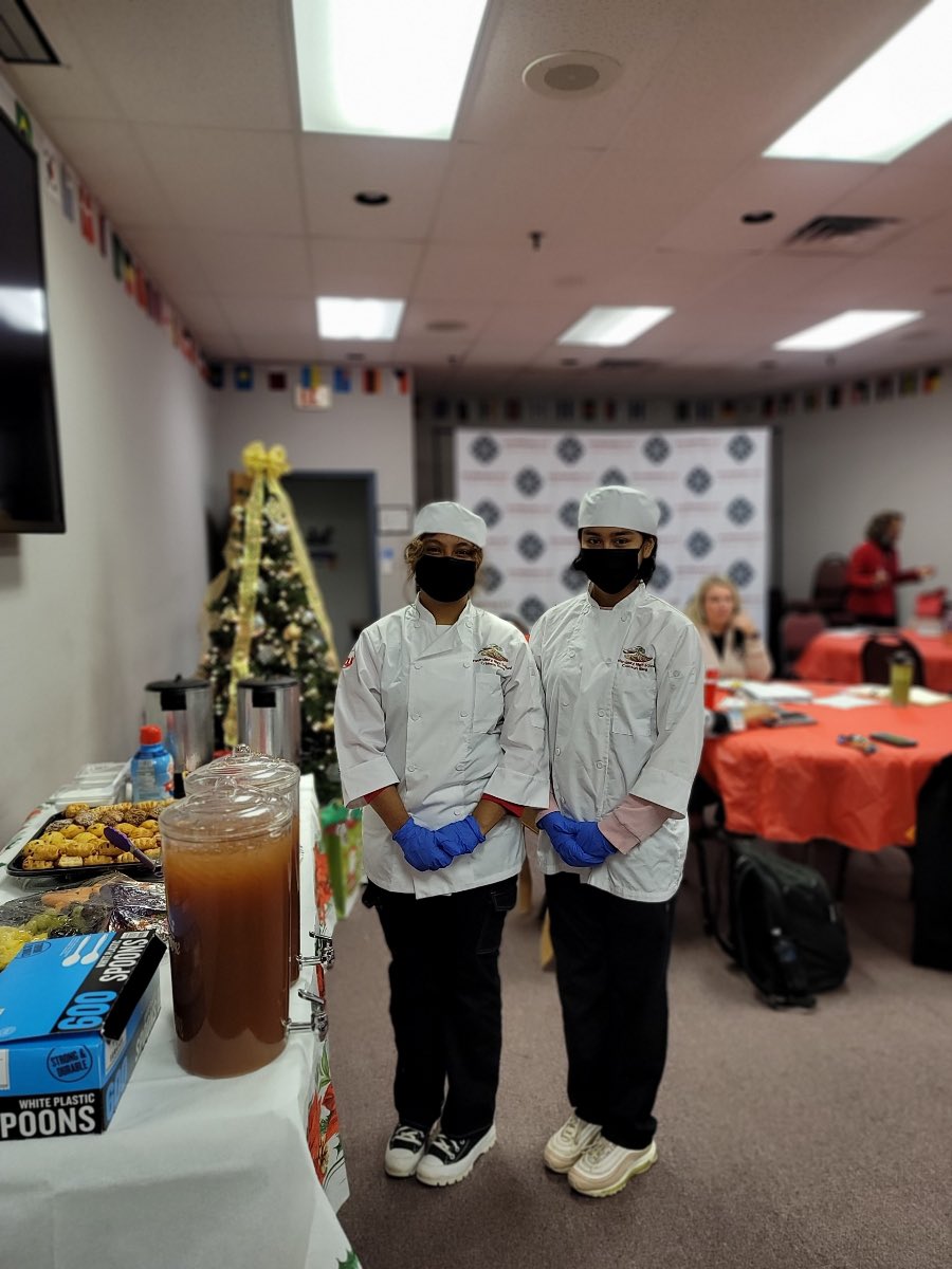pcps_va's tweet photo. Thanks a brunch (Dad joke 😂) to our awesome @wave_culinary students for whipping up breakfast 🍳 for our principals and school board office team. Let’s toast 🍞to a beautiful day! https://t.co/rpHAkh03GY