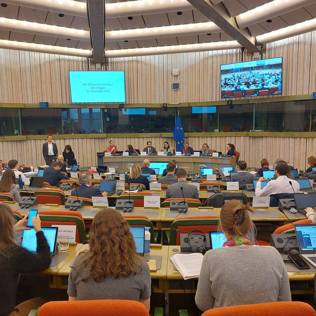 #TRILOGUE | 🌱 The 4th trilogue on #REPowerEU is here and will help to speed up the green transition and rapidly reduce dependence on Russian fossil fuels. #EU2022CZ