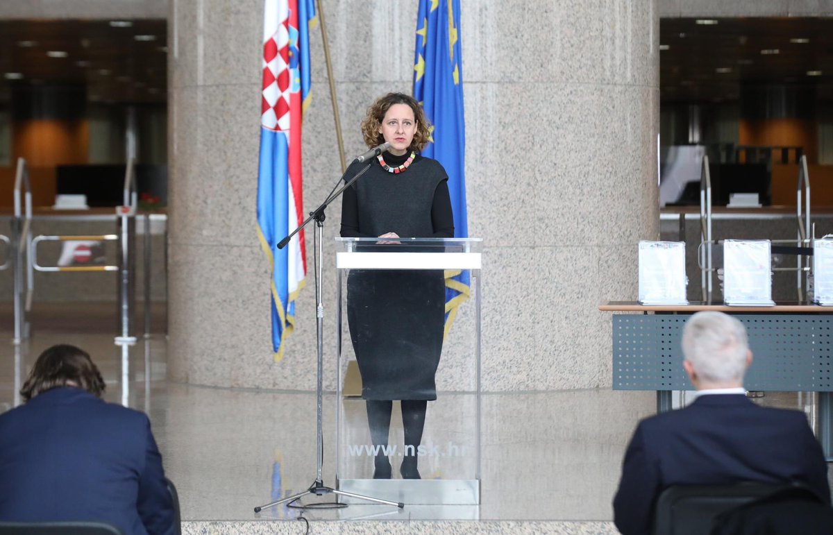 NObuljen's tweet photo. U 🇭🇷 održavamo kontinuitet jednog od najuspješnijih projekata @UNESCOEU za #mlade #Obrazovniprogram #svjetskabaština.
Novo izdanje priručnika za učitelje „Svjetska baština u rukama mladih“ promiče razumijevanje i poštivanje različitih kultura, razvijanje dijaloga i tolerancije. https://t.co/Z6VzmwarRF