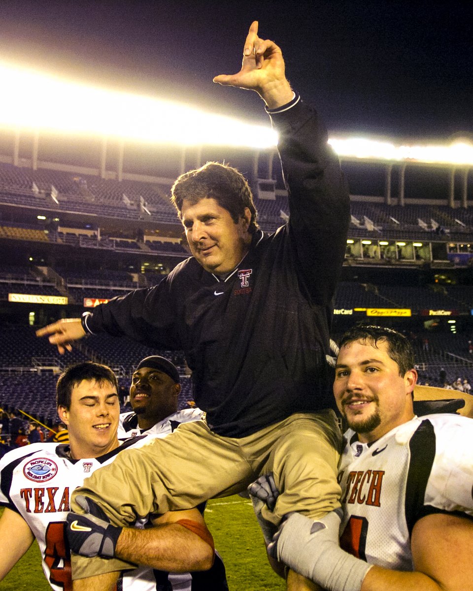 PlayersTribune's tweet photo. Rest in peace, Mike Leach. ❤️ https://t.co/dRQBzHvuaT