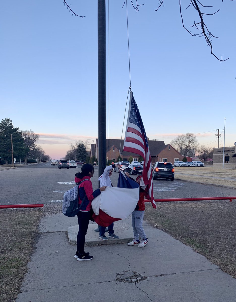 WadeCallaway's tweet photo. Scenes from around the district this morning! #HolidayHatDay 🎄🎅🏼#FlagCorps 🇺🇸🇺🇸 https://t.co/BrU1mdq22u