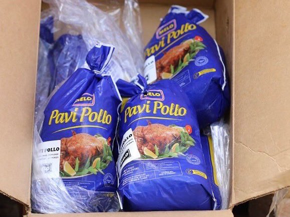 IMA_Pma's tweet photo. El Gobierno Nacional anunció que este año se donarán 1,483,179 unidades de productos cárnicos de cerdo y pollo, completamente nacionales, a familias en condiciones de vulnerabilidad social, mediante el programa Navidad Solidaria. https://t.co/Ujc634YBZC