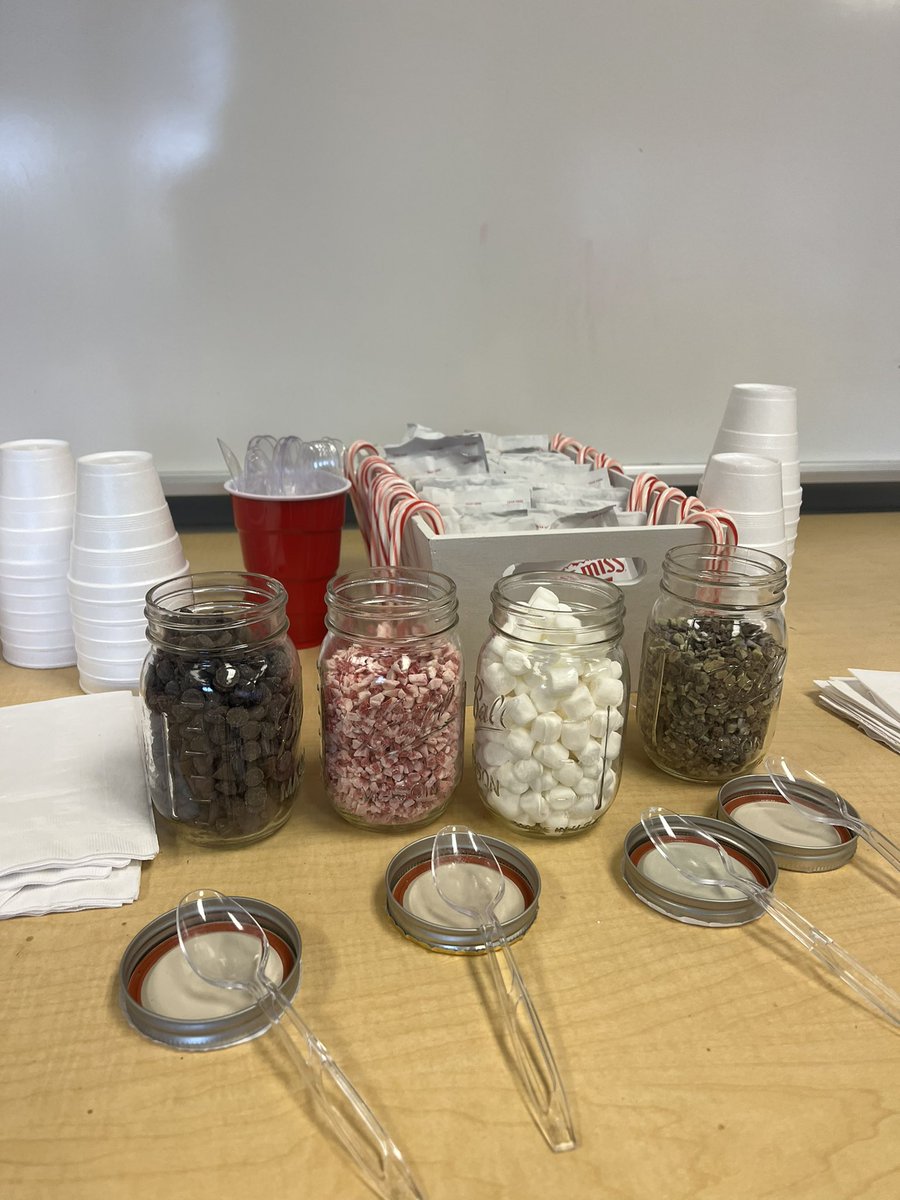 Teacherling's tweet photo. Getting in the spirit with our Hot Chocolate Bar today! 🎄 https://t.co/ZfcFQ6eAew