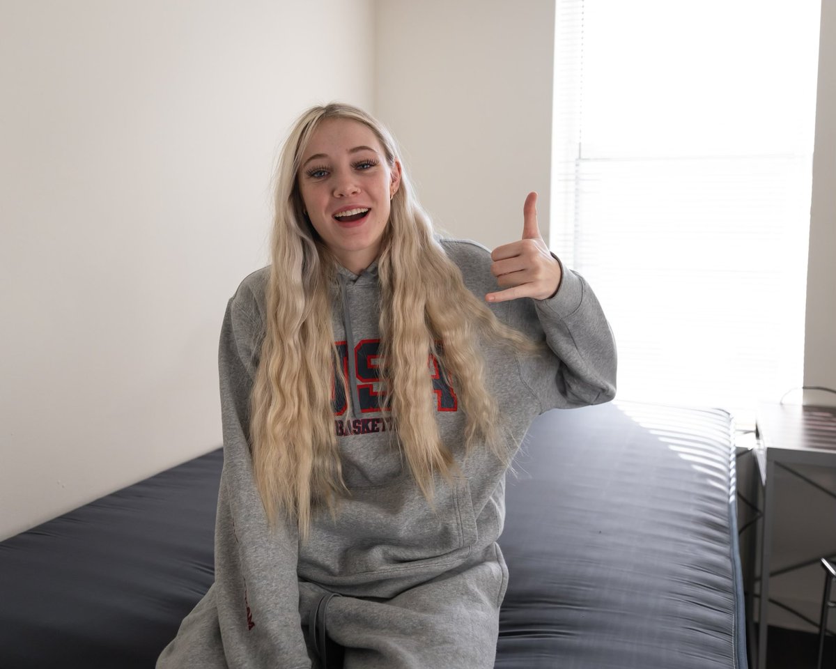 Look who moved in today! Welcome to Columbia <a href="/chloe1kitts/">Chloe Kitts</a>  - let’s go to work!