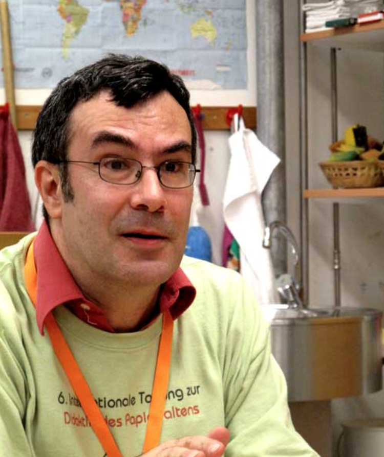 culturaBDN's tweet photo. 🏅🏅 Ens complau informar-vos que el badaloní JOAN SALLAS ha estat guardonat amb el premi DAVID LISTER AWARD que premia la seva destacada contribució en la investigació de l'origami 👏👏

👉 Més info a https://t.co/qRkg4lMT4n

#Badalona https://t.co/ZD8Z9MXKi4
