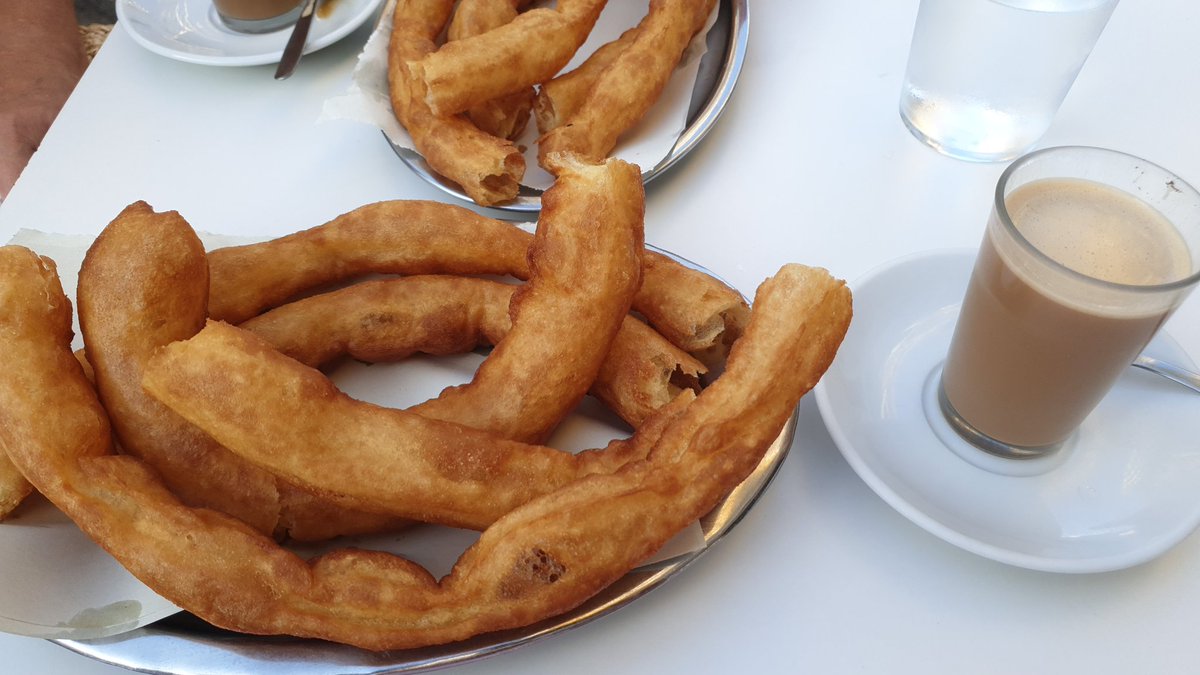 mst1953's tweet photo. Puestos a pedir, pido que sean declarados
patrimonio material de la humanidad, mis desayunos preferidos!!
#Calentitos
#PanFrito
#Pringá
#MantecaDeLomo https://t.co/RAwwHLXqPh