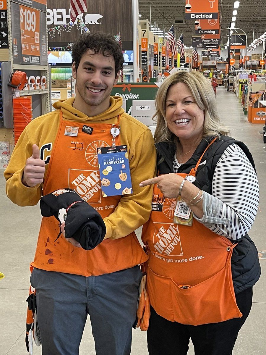 michele minniear (@micheleminniear) on Twitter photo 8452 : so blessed to be apart of this amazing team ! Signature hoodies for the holidays well deserved team Hadley <a href="/HouleHeather/">HeatherHouleTHD</a> <a href="/marantes1/">Marcelo Arantes</a> <a href="/DanielleKida1/">Danielle Dion Korell</a> 8452 : so blessed to be apart of this amazing team ! Signature hoodies for the holidays well deserved team Hadley <a href="/HouleHeather/">HeatherHouleTHD</a> <a href="/marantes1/">Marcelo Arantes</a> <a href="/DanielleKida1/">Danielle Dion Korell</a>