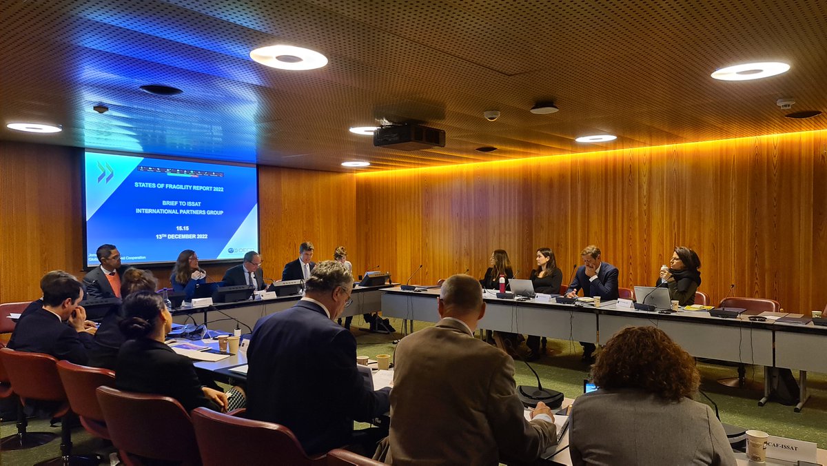 DCAF_Geneva's tweet photo. Next at #ISSAT #IPG Meeting is a joint @DCAF and @OECDdev session on Financial Mgmt of #SSG in fragile contexts
@JMDMarley will present findings from #StatesofFragility2022 on how #PER and #PFM can support planning for reform and address #fragility
#ODA #IPGMs #HRM https://t.co/zF7NstxXla