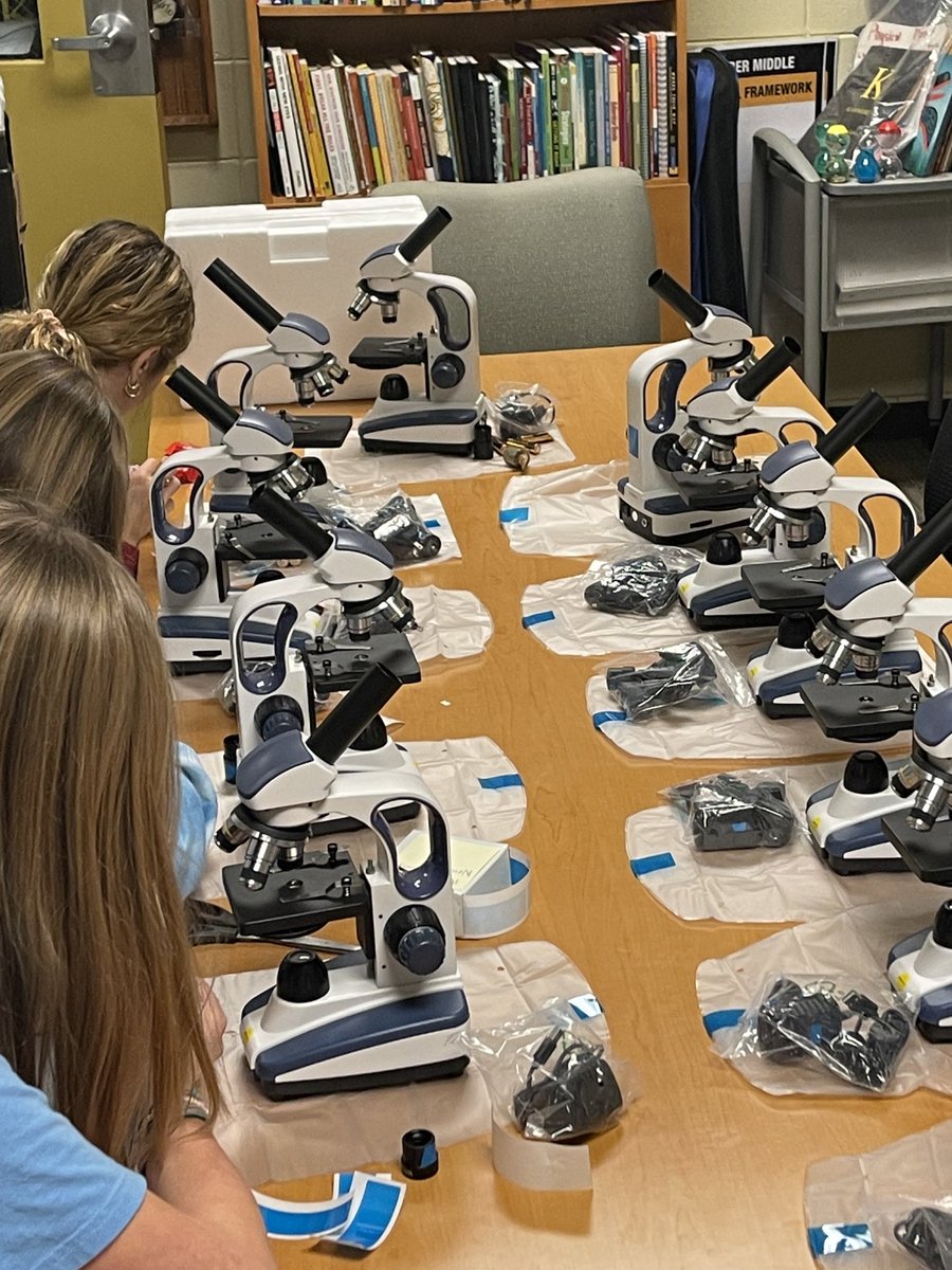 @KammererCubs are assembling our new @explorekammerer Healthcare Science microscopes! @ExploreJCPS @JCPSAsstSuptMS @Ballard_AOL #cubstobruins