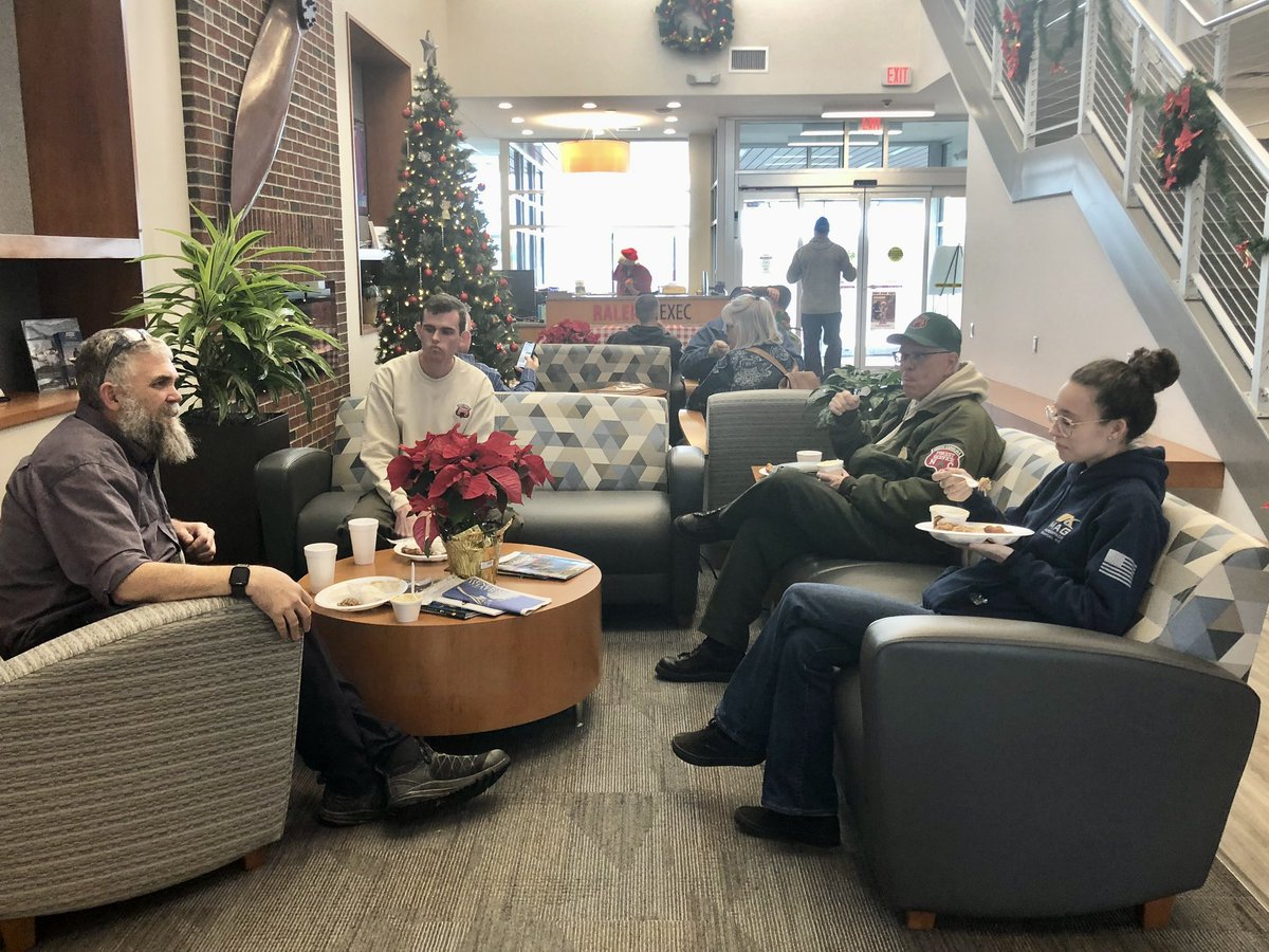 RaleighExec's tweet photo. Thanks to all in the #RaleighExec family who joined us Friday for our Customer Appreciation Lunch!
✈️ We also appreciate patience with airport expansion construction. It’s been inconvenient, but makes us more effective and secures a bright future! #WhyRaleighExec
📸 Casey Mann https://t.co/JxoW1BJtCG