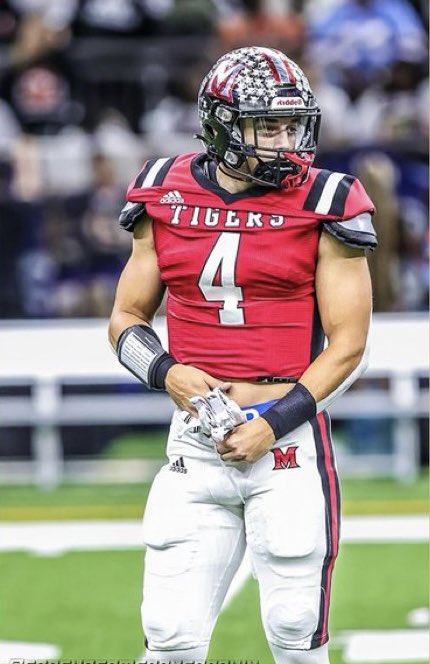 coach_jcurtis's tweet photo. Congrats to Tackett Curtis for being named 2022 MaxPreps Louisiana High School Player of the Year. #ManyMade🏆🏆🏆 #Family https://t.co/pemARx6IiC