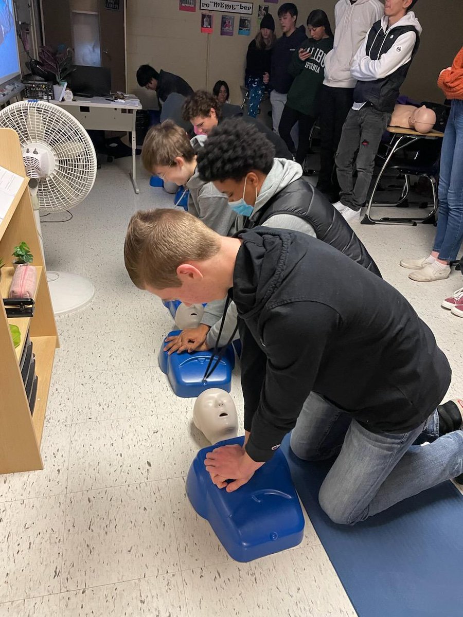 JacobsWellness's tweet photo. Health classes are finishing up the semester learning and practicing CPR skills https://t.co/L11p6cp7bb