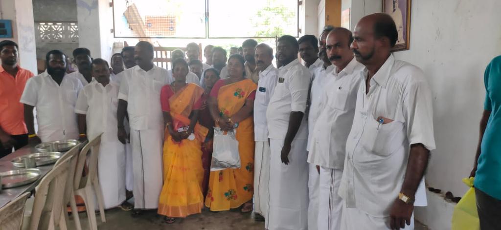 cookerkmsarava's tweet photo. #HBDTTVDHINAKARAN
இராமநாதபுரகிழக்கு மாவட்ட 
இராமேஸ்வரம் நகர்கழகசார்பாக மனோலாயா காப்பகத்தில் 
தொய்வக் குழந்தைகளுக்கு மதியஉணவு மாவட்டகழகசெயலாளர்வழங்க மாவட்டகழகமற்றும் ஒன்றியகழக பேரூர்கழக நகர்கழக நிர்வாகிகள் உடன் https://t.co/ilMrBNGXQo