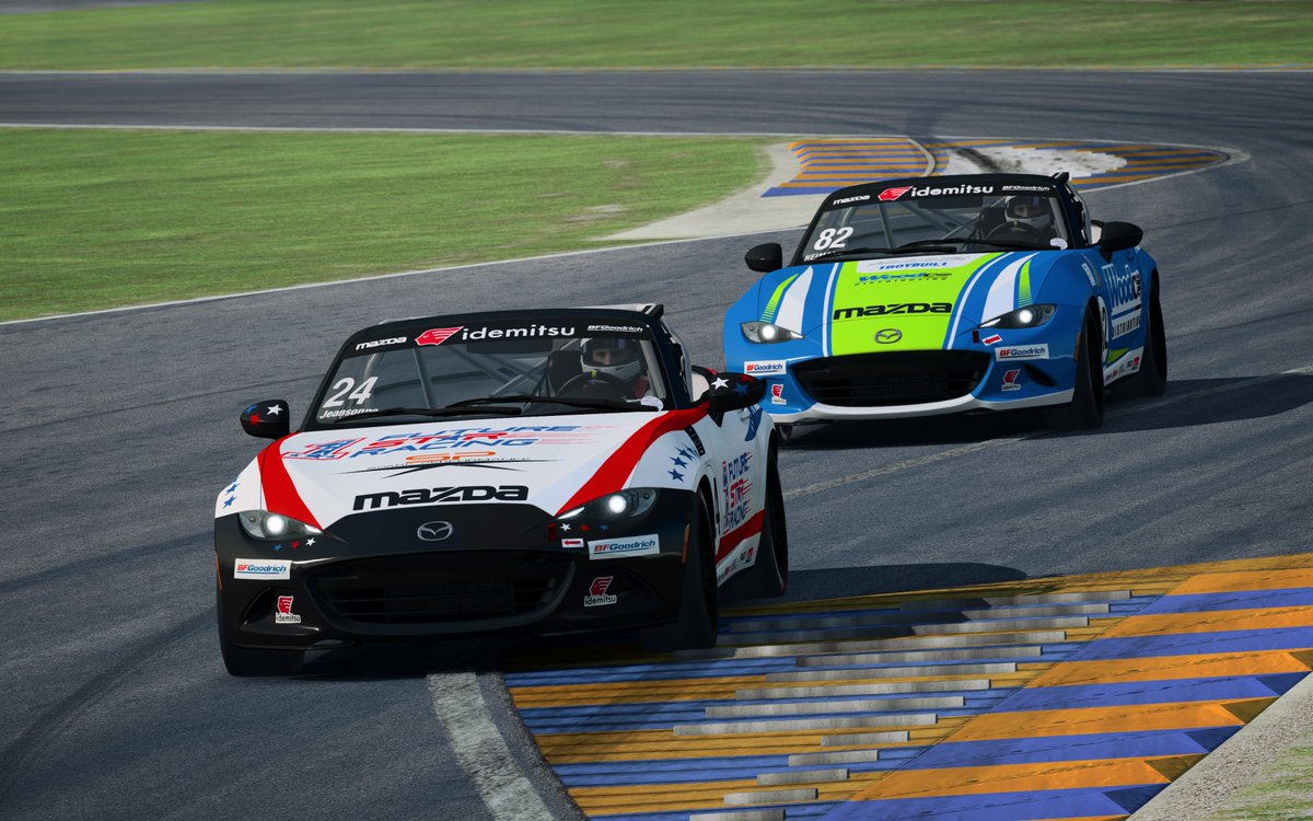 RaceRoom tweet media