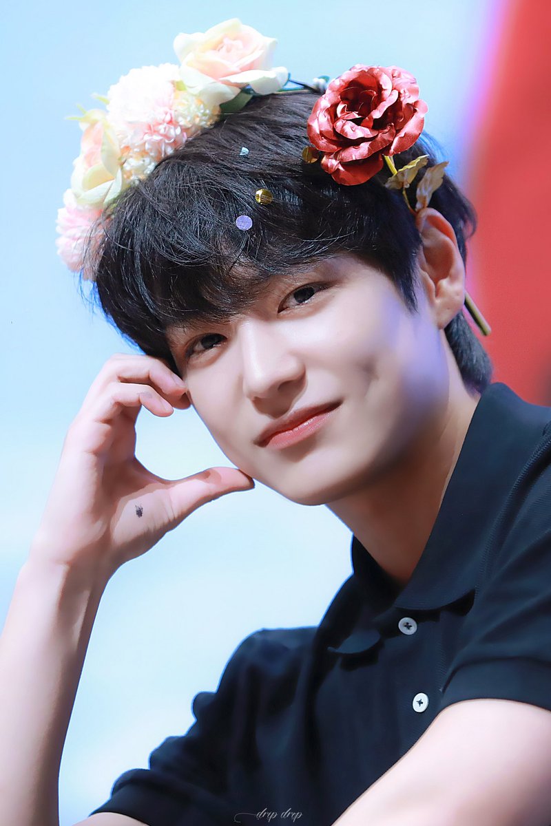 #2022HAPPYCHANIDAY

내가 널 기다리는 시간은 당연한 거니까,
우리 언젠간 다시 또 당연하게 만나
오늘도 여전히 많이 사랑한다🖤

#찬란한_시간의_너는
#Loved_Chan_AllTheTime
#HEOCHAN #허찬
#메마른마음에지나가는소나기