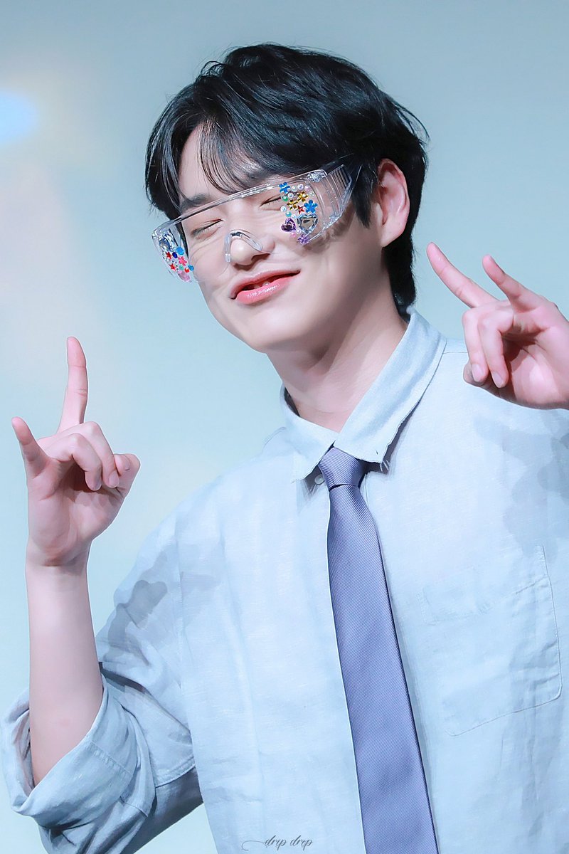 #2022HAPPYCHANIDAY 

28번째 생일을 진심으로 축하해 찬아🖤

태어나줘서, 우리 앞에 나타나줘서 고마워
너를 만난게 내 인생의 가장 큰 행운이야🖤

#찬란한_시간의_너는
#Loved_Chan_AllTheTime
#HEOCHAN #허찬
#메마른마음에지나가는소나기