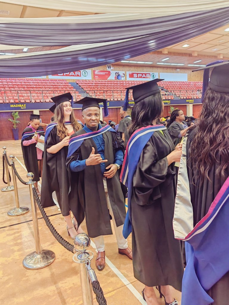 Sieur_Odwa's tweet photo. Congratulations to my friends 🥳 into endibathanda yona 🥺

#MandelaUniGrad22 #SummerGrad2022 #NMUGraduation2022 https://t.co/7YCAzQIHTJ